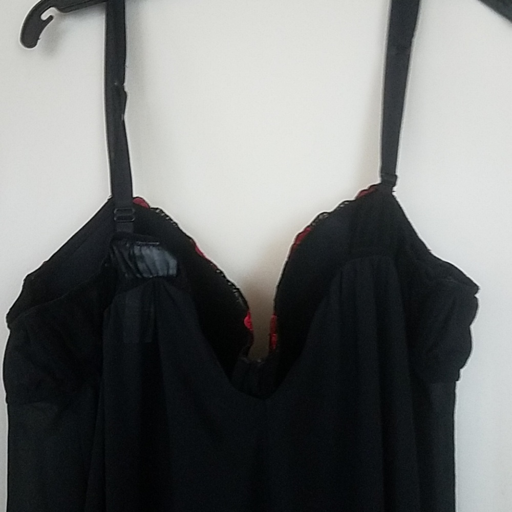 Lingerie - Picture 4 of 6